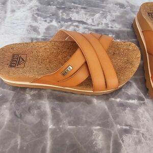 REEF SANDALS  SIZE 7 Cushion Bloom platform
